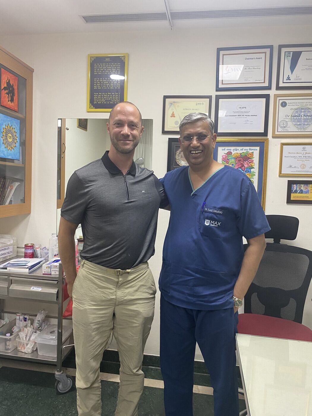 Our founder with a senior orthopaedic surgeon in India