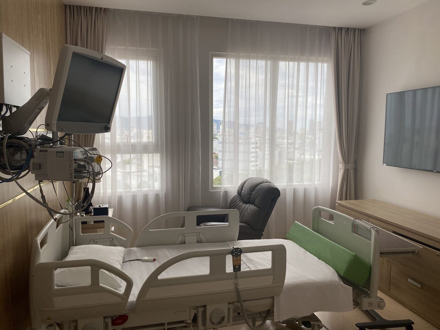 Bright private patient room in Vietnam
